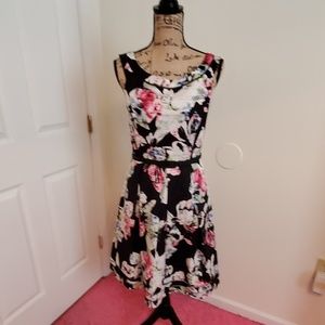 WHBM BEAUTIFUL floral print dress